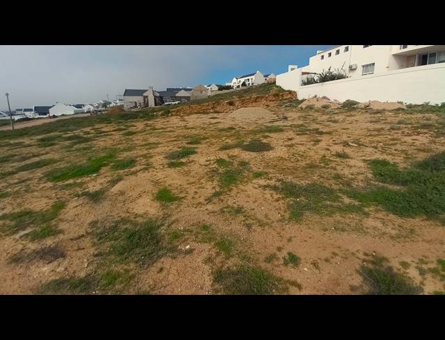 811M² VACANT LAND FOR SALE IN DA GAMA BAY
